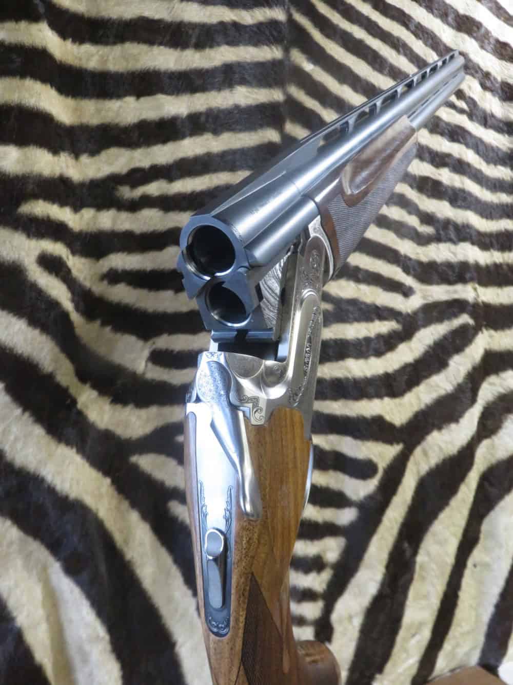 Fusil CAESAR GUERINI Invictus I Ascent TRAP acl.12/70 canons 76 cm 8 chokes bande 1/2 haute – Image 11