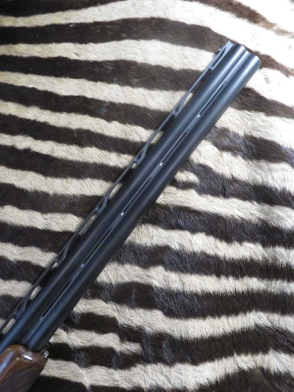 Fusil CAESAR GUERINI Invictus I Ascent TRAP acl.12/70 canons 76 cm 8 chokes bande 1/2 haute – Image 2