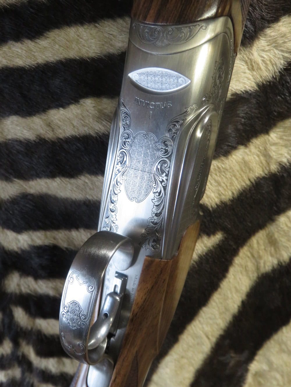 Fusil CAESAR GUERINI Invictus I Ascent TRAP acl.12/70 canons 76 cm 8 chokes bande 1/2 haute – Image 6