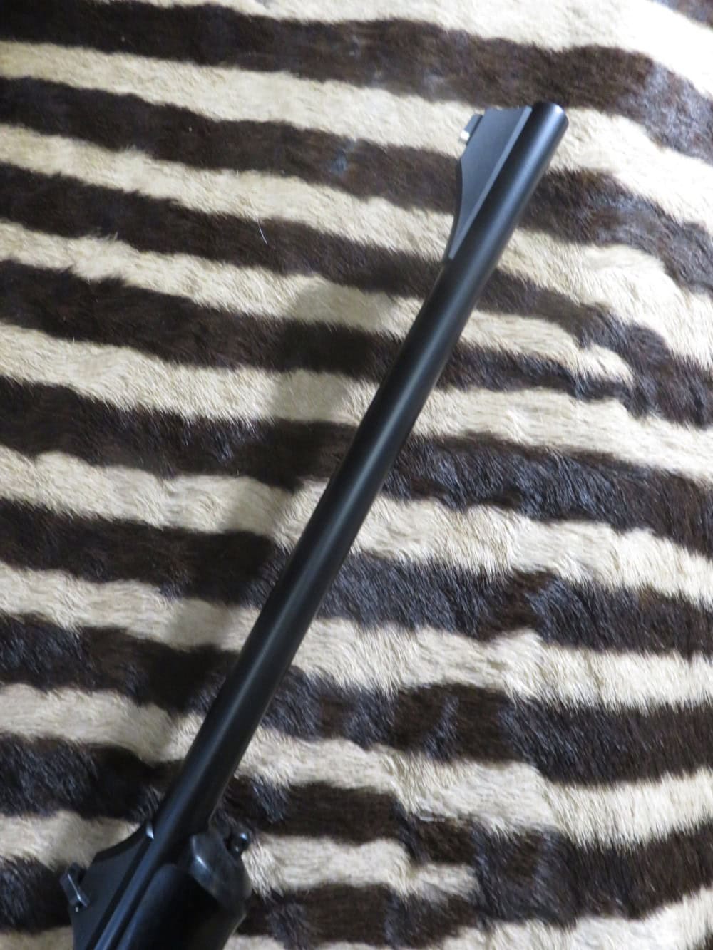 Carabine BLASER R8 Black Edition cal.7x64 canon 58 cm - lunette BLASER Infinity 1-7x28ic – Image 2
