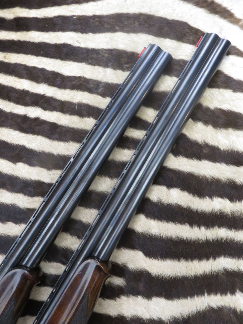 Paire de fusils WINCHESTER Mod.400 cal.12/70 canons 71 cm gravures artisanales – Image 2