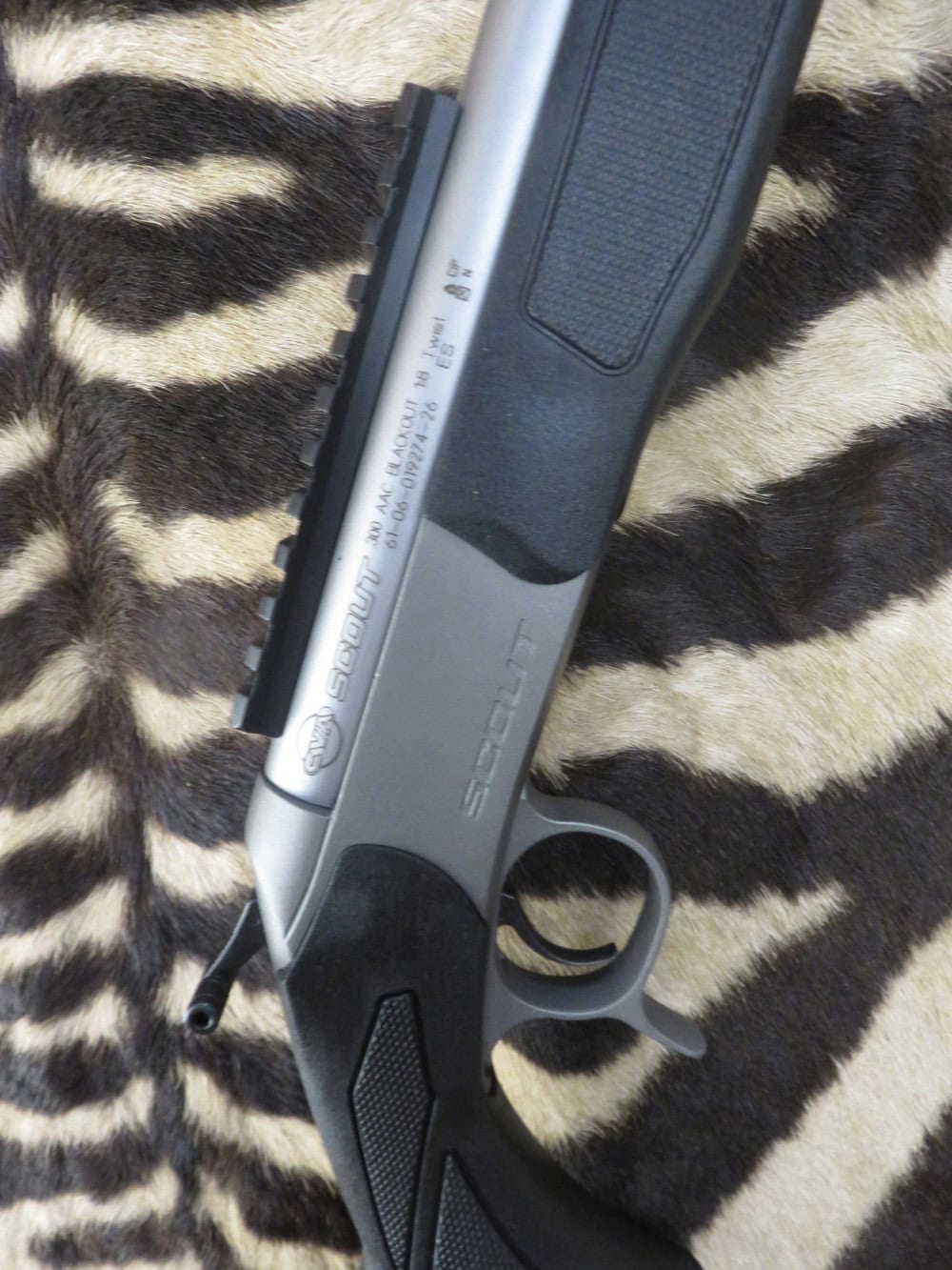 Kipplauf CVA BA13 Scout Take-Down Black cal.300BLK canon stainless 46cm fileté – Image 5