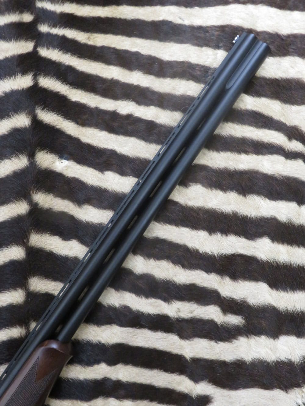 Fusil HUGLU Eagle Gravé Ergal cal.28/76 canons 71 cm 5 chokes - mallette – Image 2