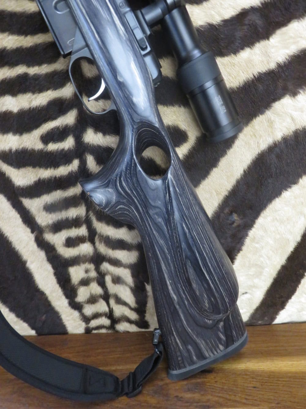 Carabine CZ 527 Varmint cal.222Rem canon mi-lourd 65 cm - silencieux - lunette - mallette – Image 9