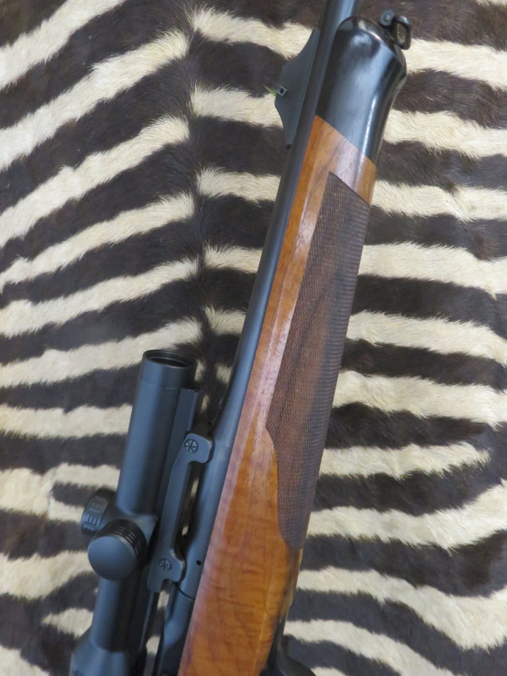 Carabine BLASER R8 Success Bois cal.300wm canon 65 cm - lunette KAHLES Hélia 1-5x24i – Image 3
