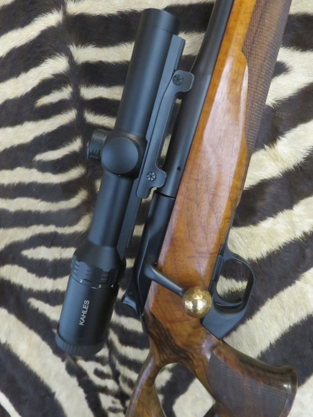 Carabine BLASER R8 Success Bois cal.300wm canon 65 cm - lunette KAHLES Hélia 1-5x24i – Image 5