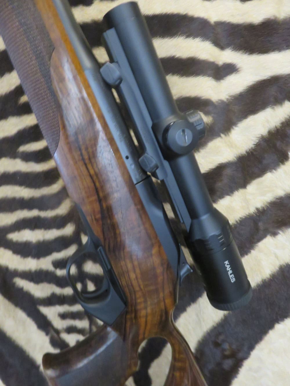 Carabine BLASER R8 Success Bois cal.300wm canon 65 cm - lunette KAHLES Hélia 1-5x24i – Image 6