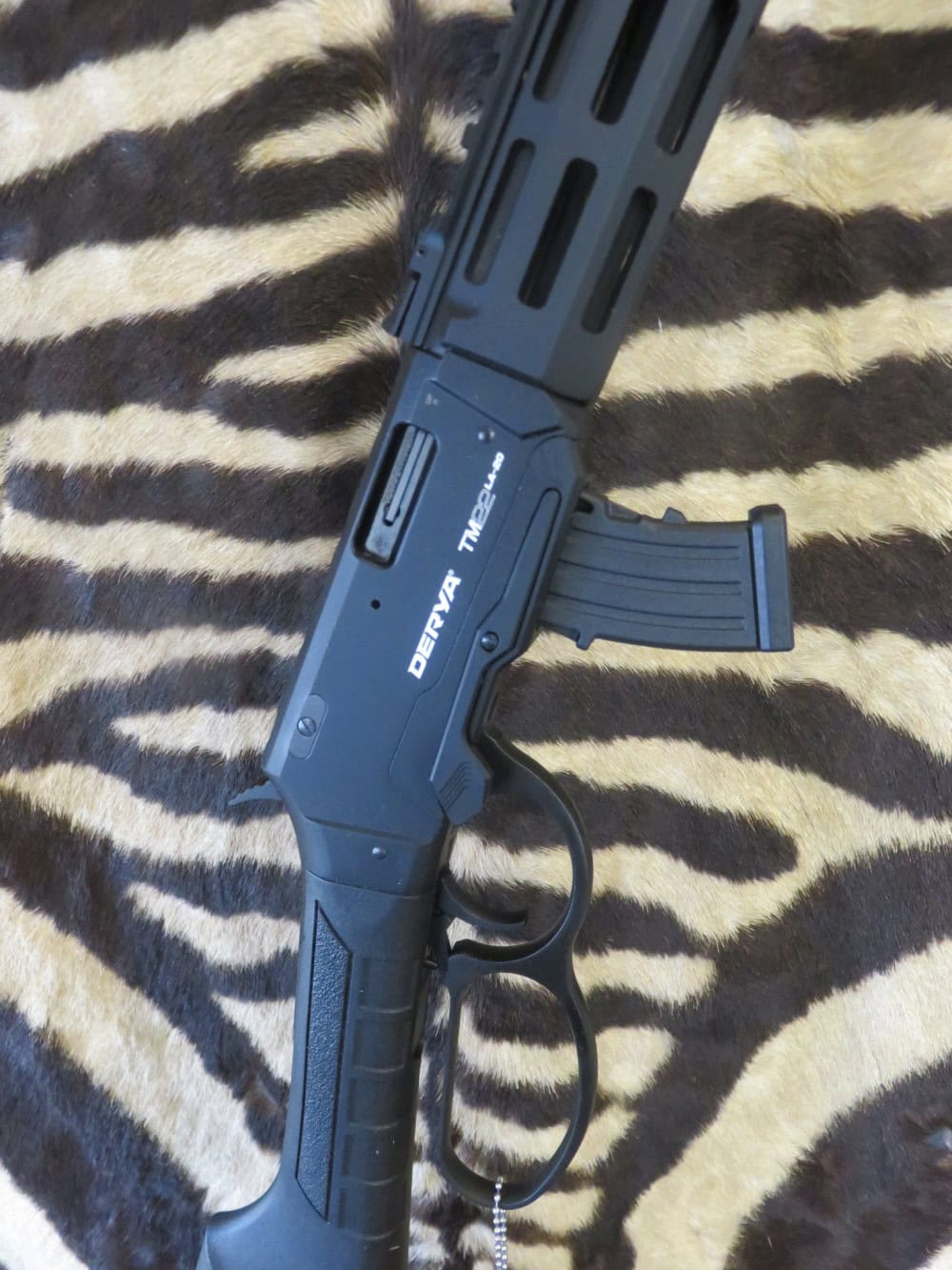 Carabine à levier sous garde DERYA TM22LA Tactical cal.22 lr canon 50 cm fileté – Image 3