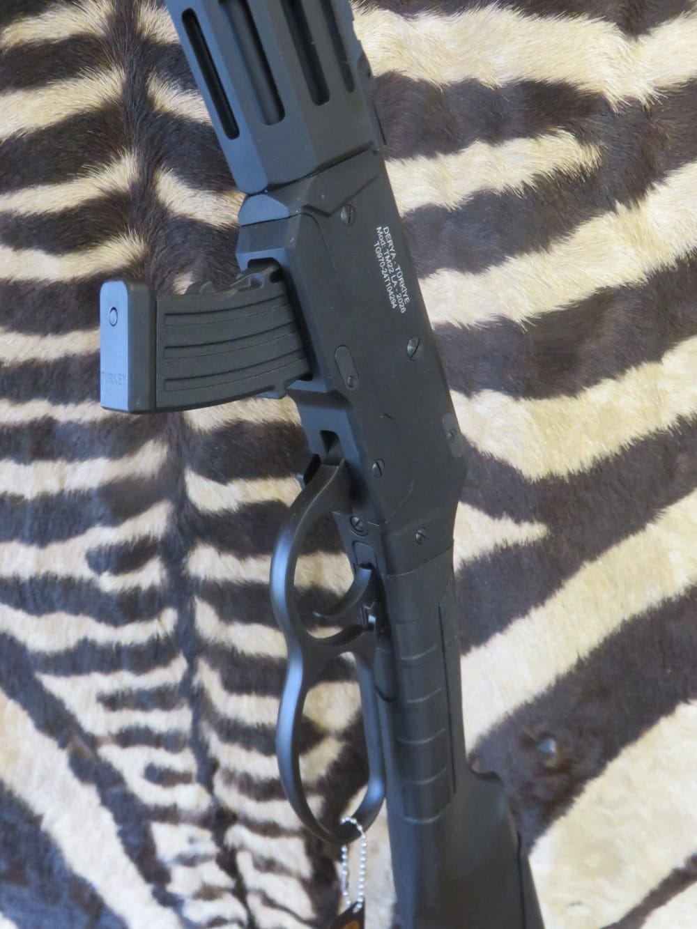 Carabine à levier sous garde DERYA TM22LA Tactical cal.22 lr canon 50 cm fileté – Image 4
