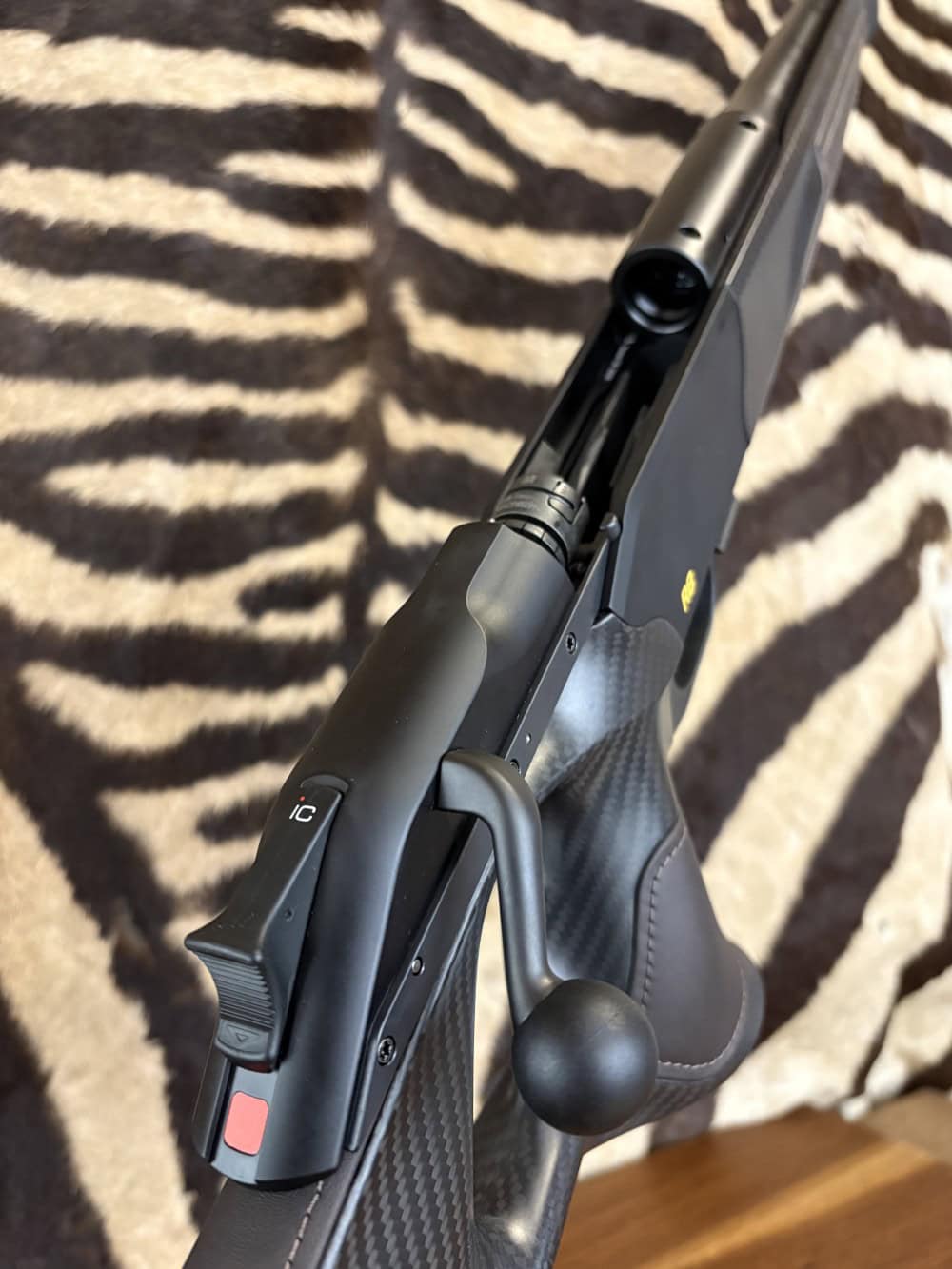 Carabine Blaser R8 Ultimate Carbon Cuir Cacao - cal.300 weatherby mag - ca.65cm fileté – Image 3